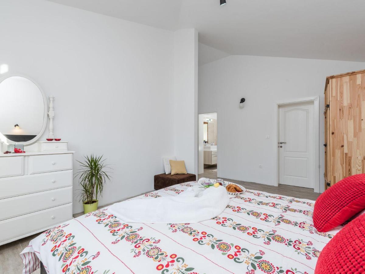 Holiday Home Velebit By Interhome Rovanjska Eksteriør billede